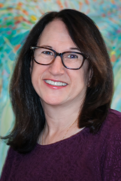 Leslie Eber Headshot